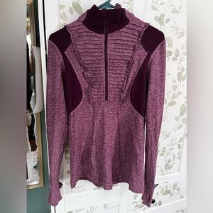 Lululemon Run Your Heart Out 1/4 zip size 8